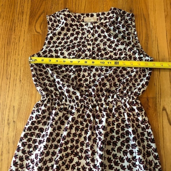 ANN TAYLOR Loft White Red Black Leaf Print Elastic Waist Button Dress Size XS - Picture 6 of 7